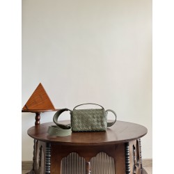 보테가베네타 Bottega Veneta 857931 Intrecciato Mini Bag with Flap 20cm