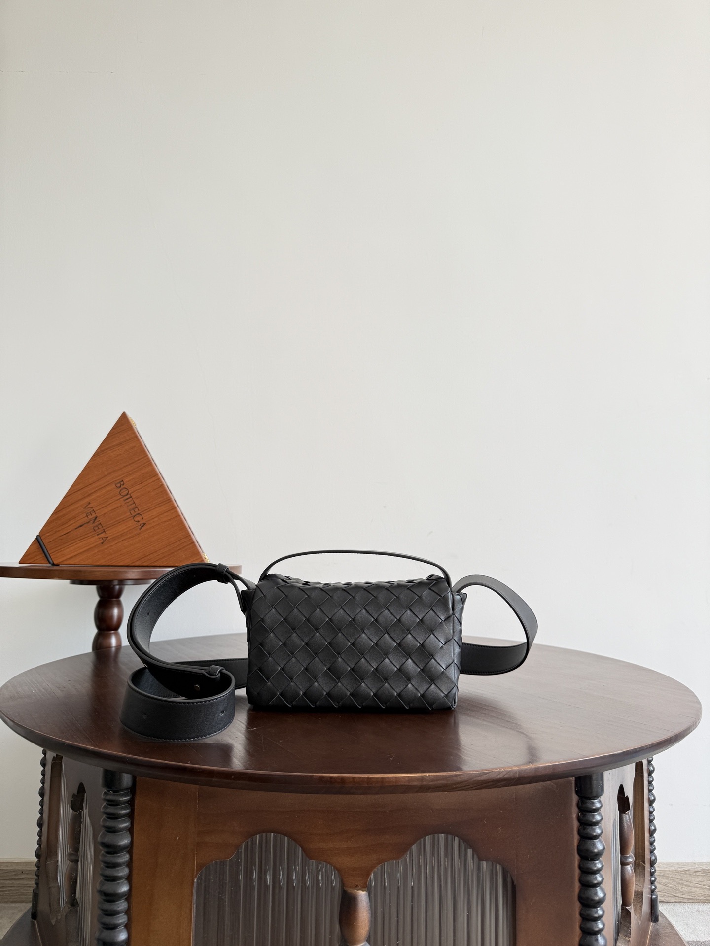 보테가베네타 Bottega Veneta 857931 Intrecciato Mini Bag with Flap 20cm