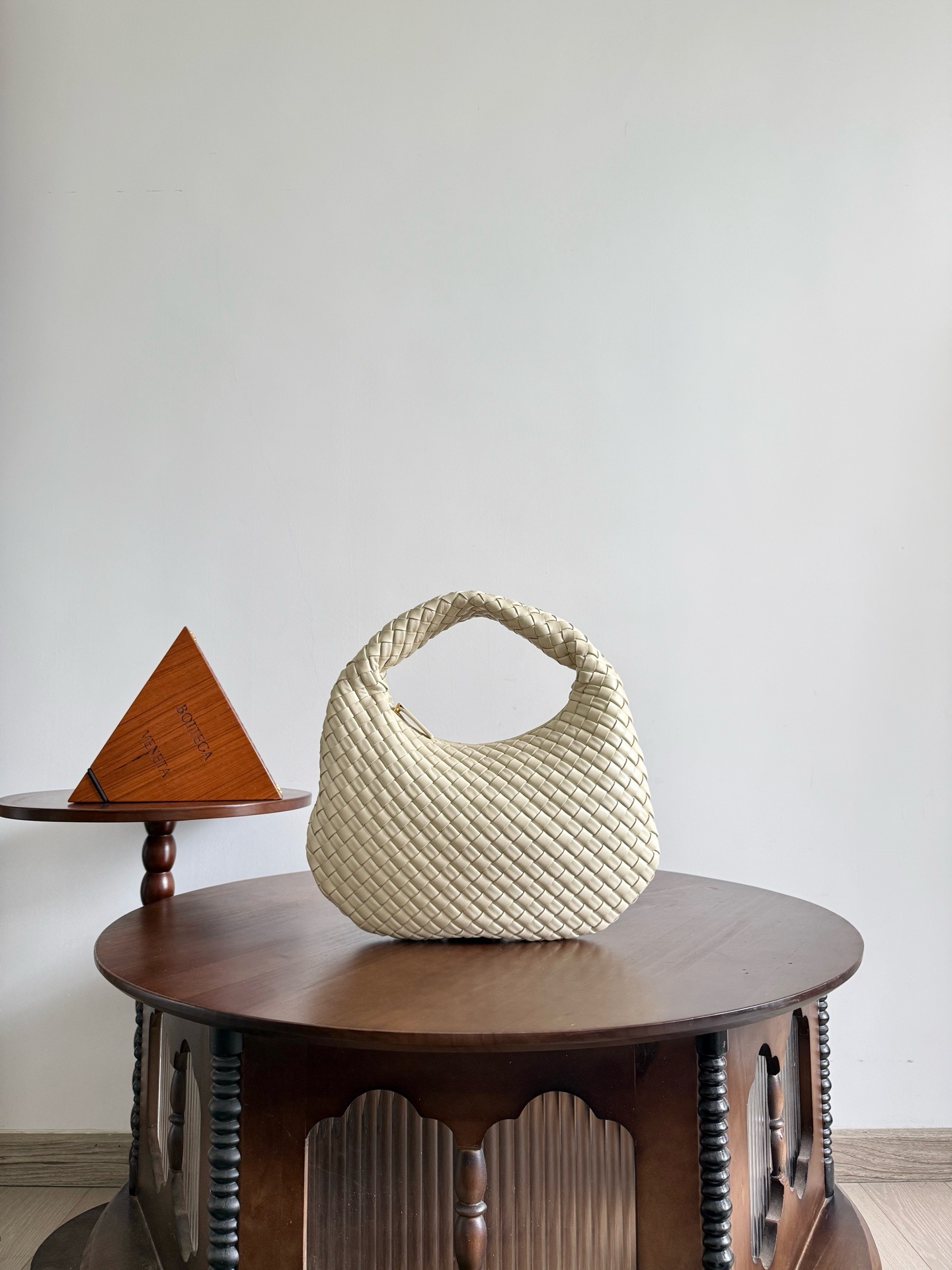 보테가베네타 Bottega Veneta 856736 Veneta 스몰 베네타 35cm