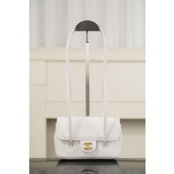 샤넬 Chanel 26P AP5068 Clutch with Leather Strap Grained White 17cm
