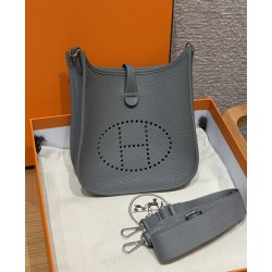 에르메스 Hermes Evelyne 23cm Clemence 0L Gris Meyer/silver