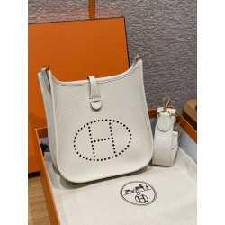 에르메스 Hermes Evelyne 23cm Clemence 10 Craie/gold