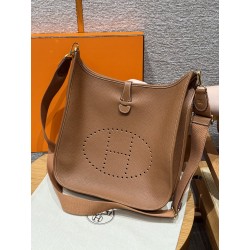 에르메스 Hermes Evelyne 33cm clemence 37 Gold/gold
