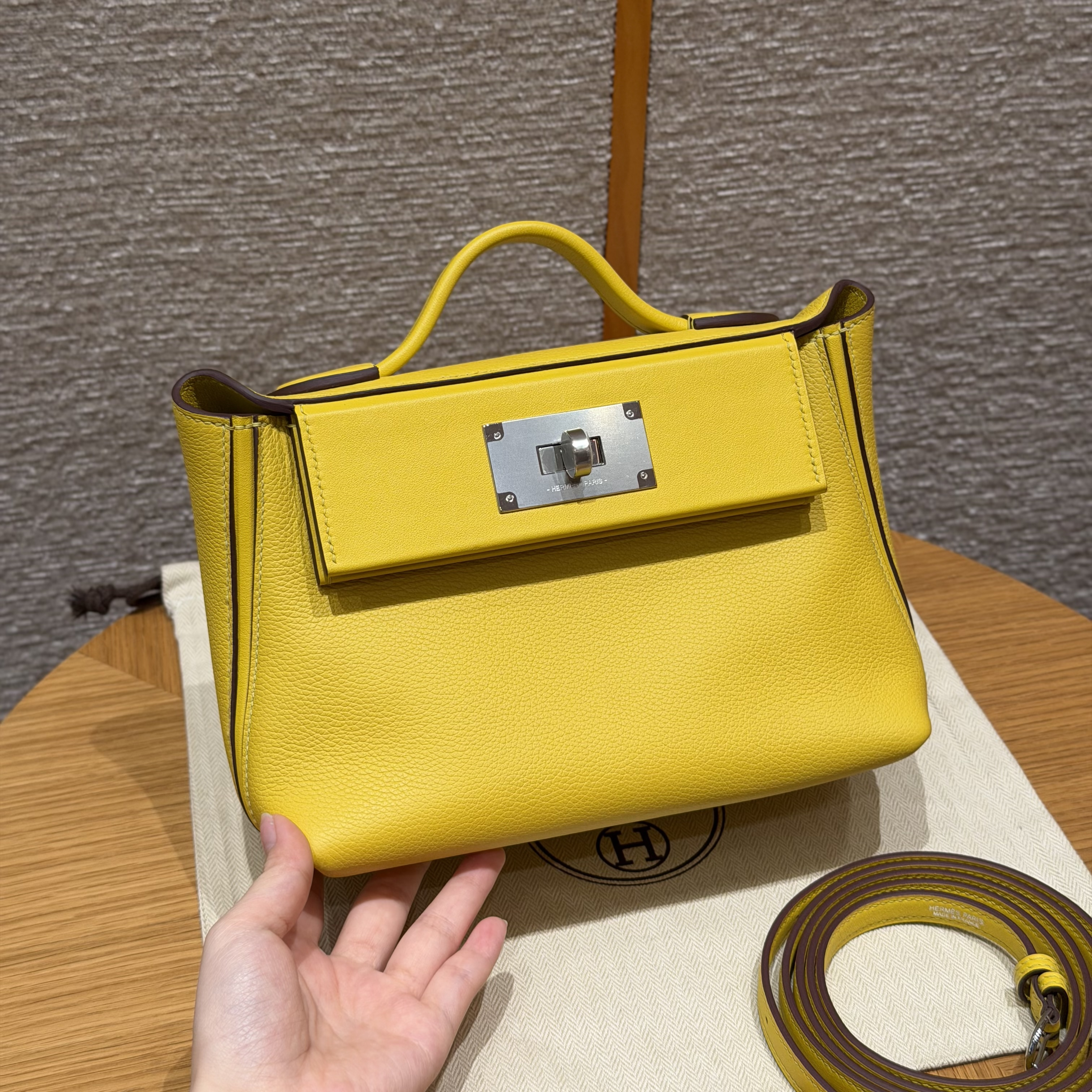 에르메스 Hermes Kelly 2424 21cm evercolor and Swift B4 Sun/silver