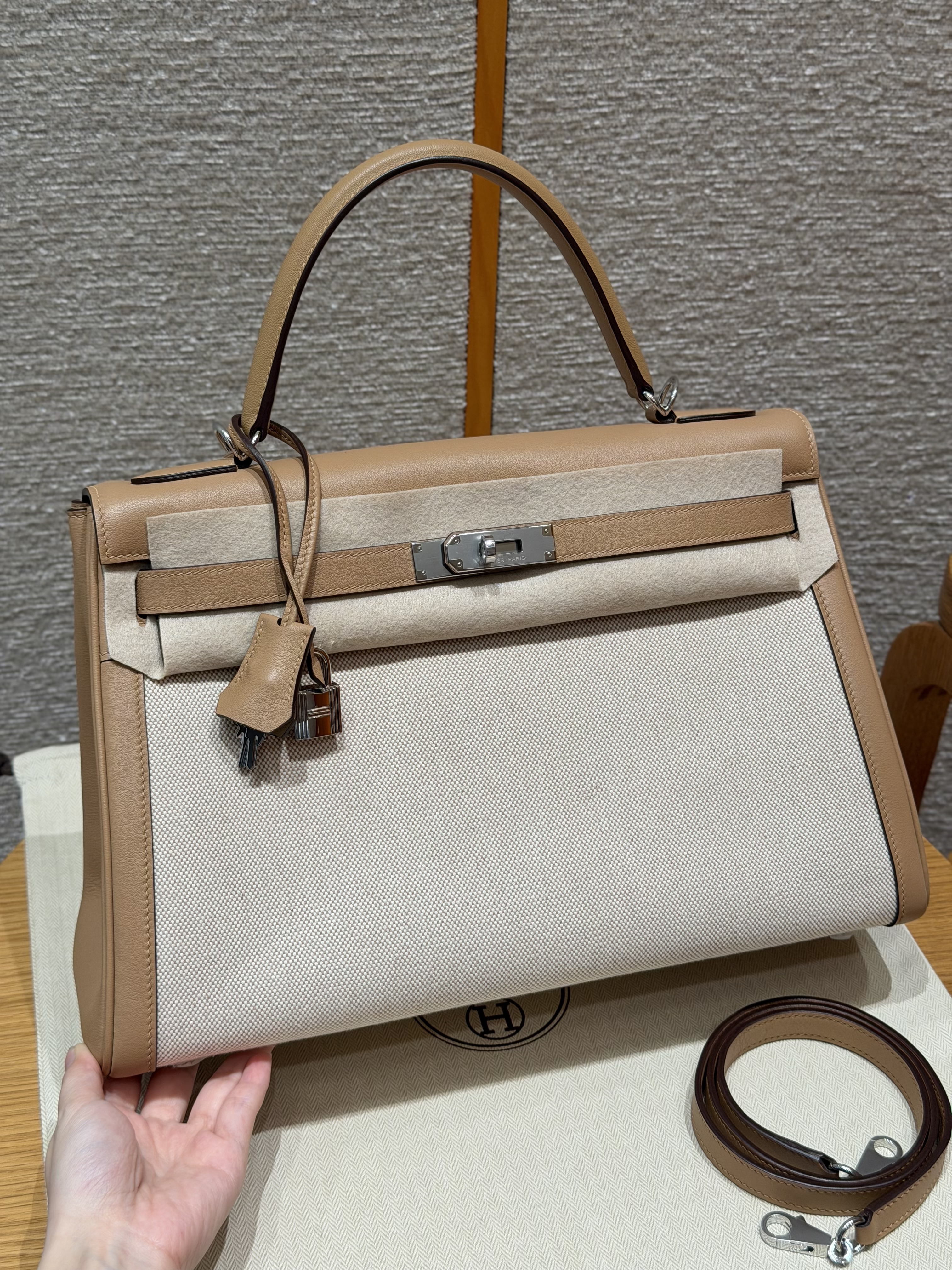 에르메스 Hermes Kelly Toile H 35cm Swift and Canvas 0M Chai/silver