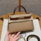 에르메스 Hermes Mini Kelly 19cm Madame and Alligator 0M Chai and 33 Miel/gold