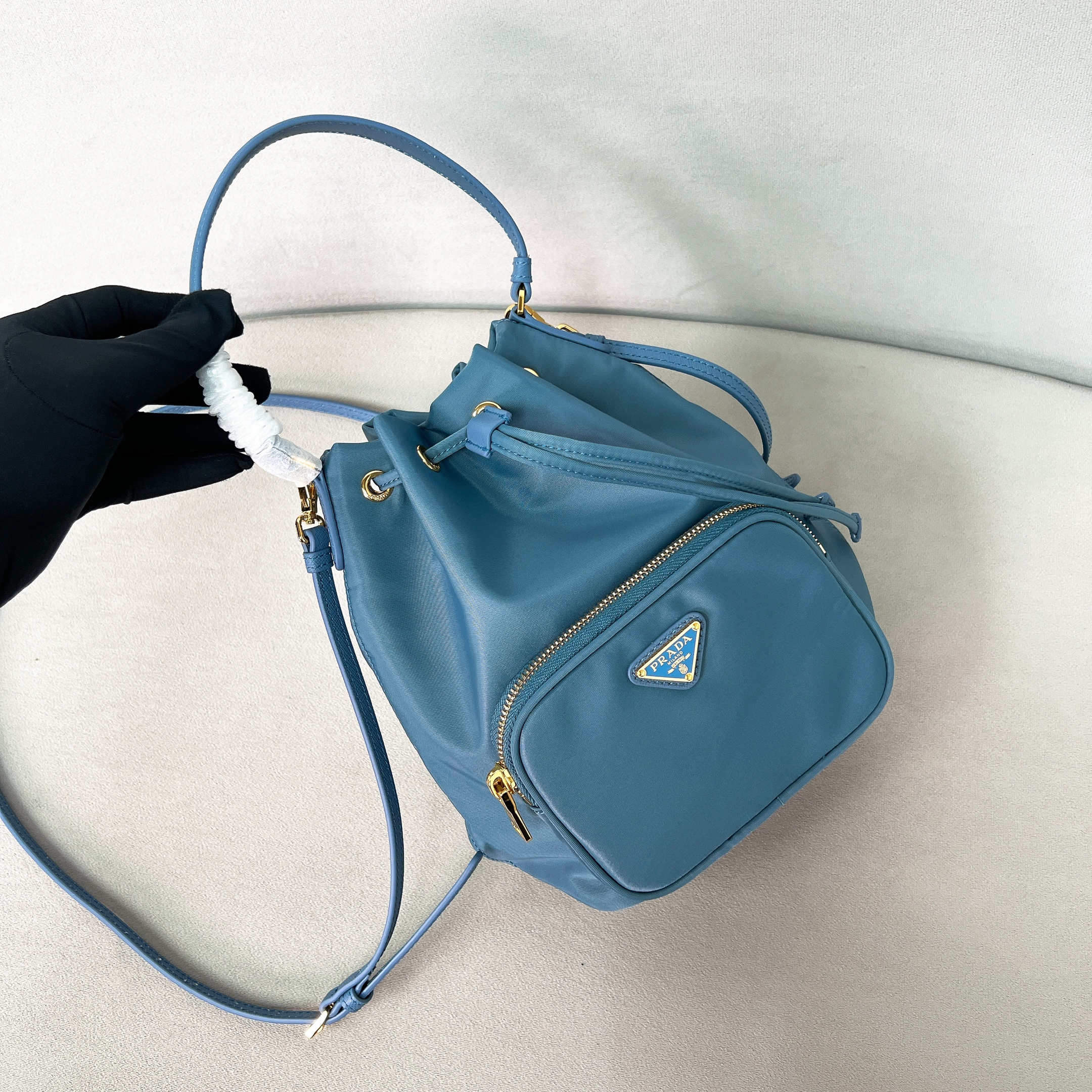 프라다 Prada 1BH038 Duet Re-Nylon 듀엣 리나일론 버킷 백 Aviation Blue 22.5cm