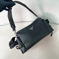 프라다 Prada 2VH206 Explore leather bag Black 31cm