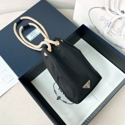 프라다 Prada 1ZT094 Mariner Re-Nylon smartphone case Black 12cm