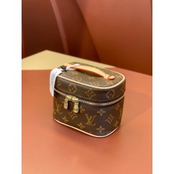 루이비통 Louis Vuitton M44936  Nice Nano Toiletry Pouch Monogram 14cm