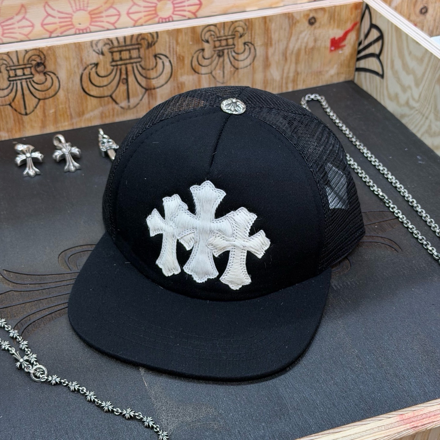 크롬하츠 Chrome Hearts Cemetery Calf Hair Trucker Hat Black
