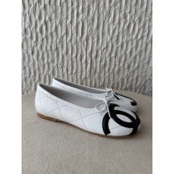 샤넬 CHANEL Cocobeach 플랫 White