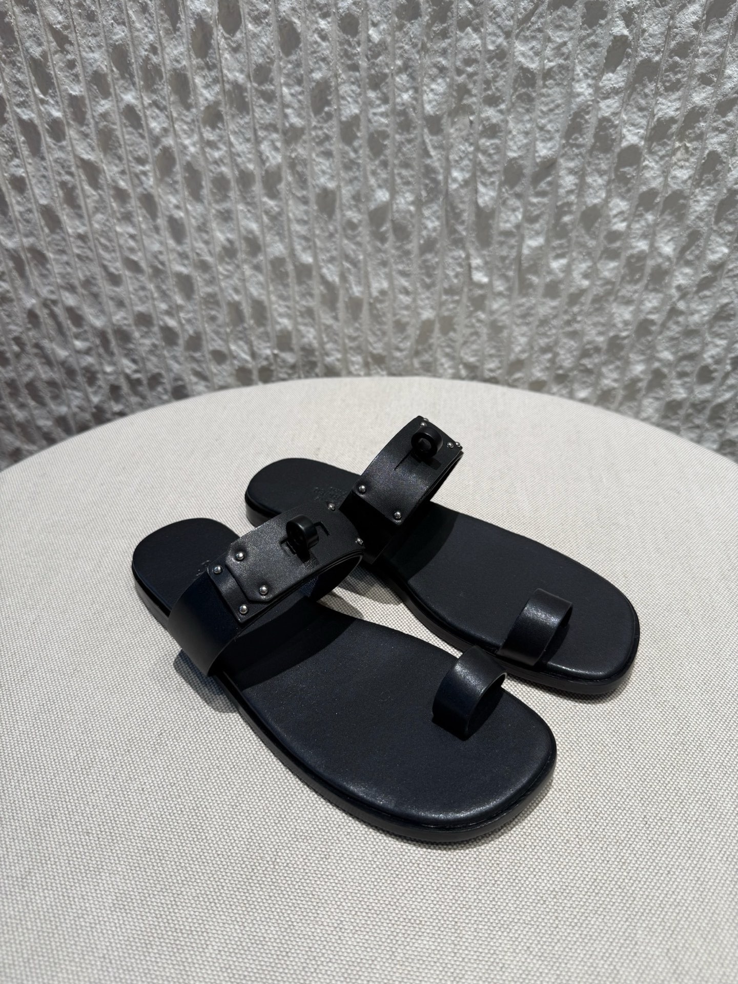 에르메스 Hermes 슬리퍼 Black