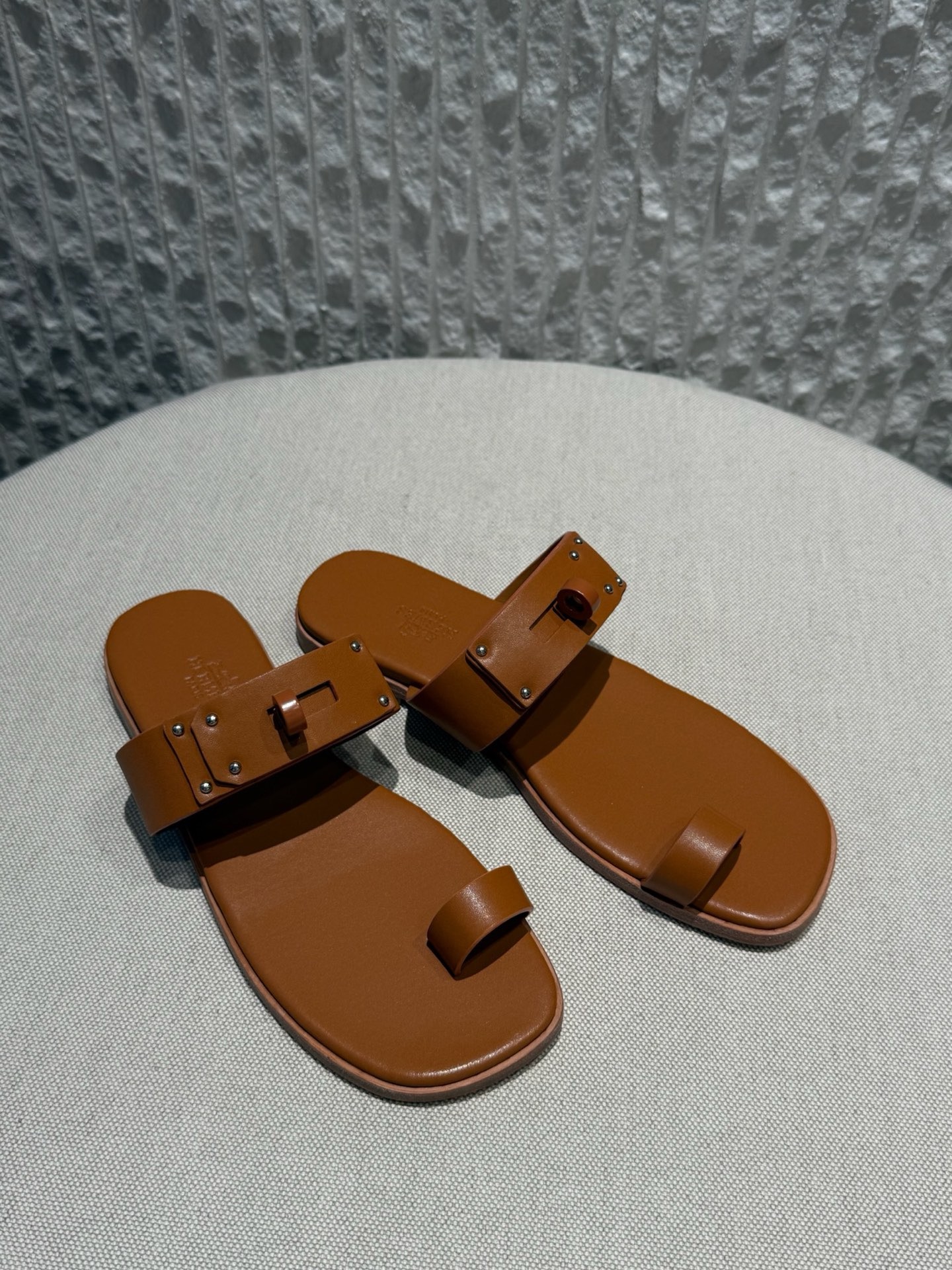 에르메스 Hermes 슬리퍼 Brown