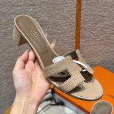 에르메스 Hermes 185 Oasis sandal Matte Alligator&Milk tea color