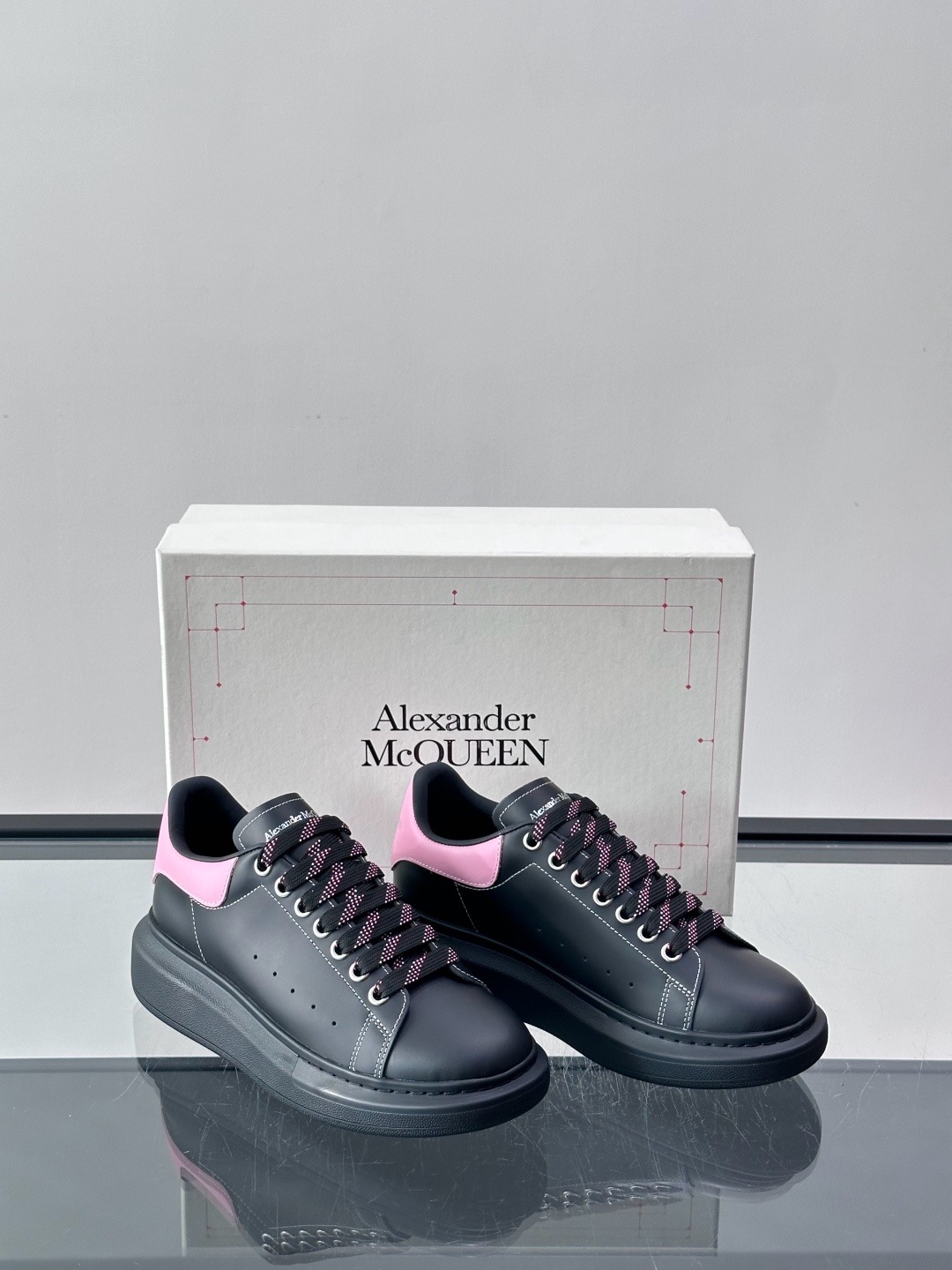 Alexander McQueen 스니커즈 Black&Pink