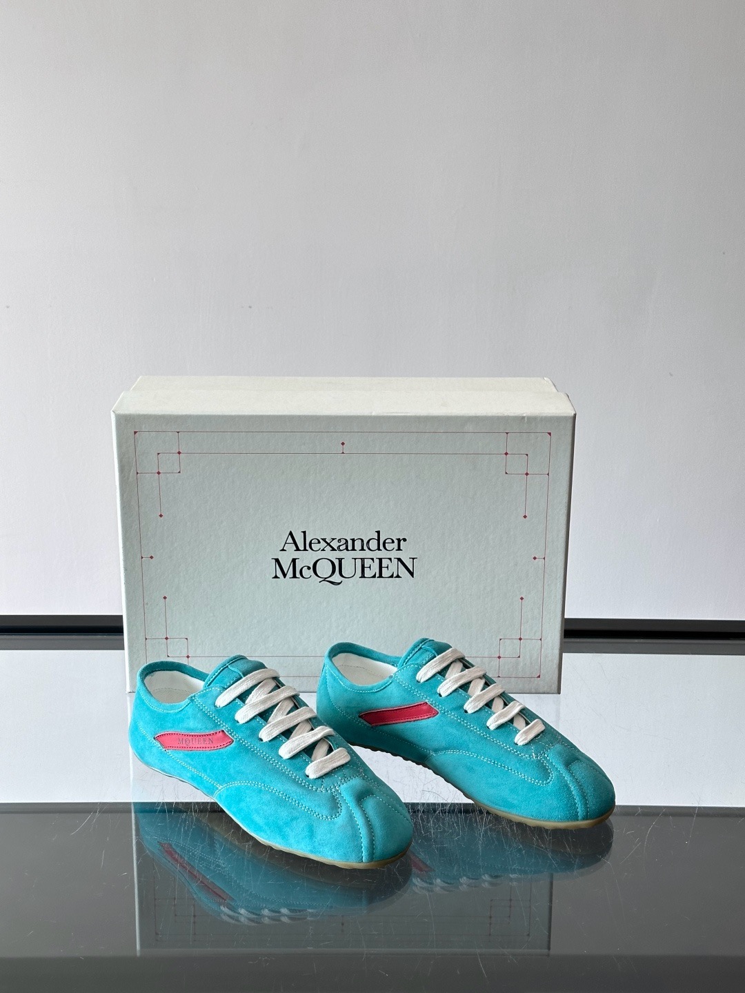 Alexander McQueen 스니커즈
