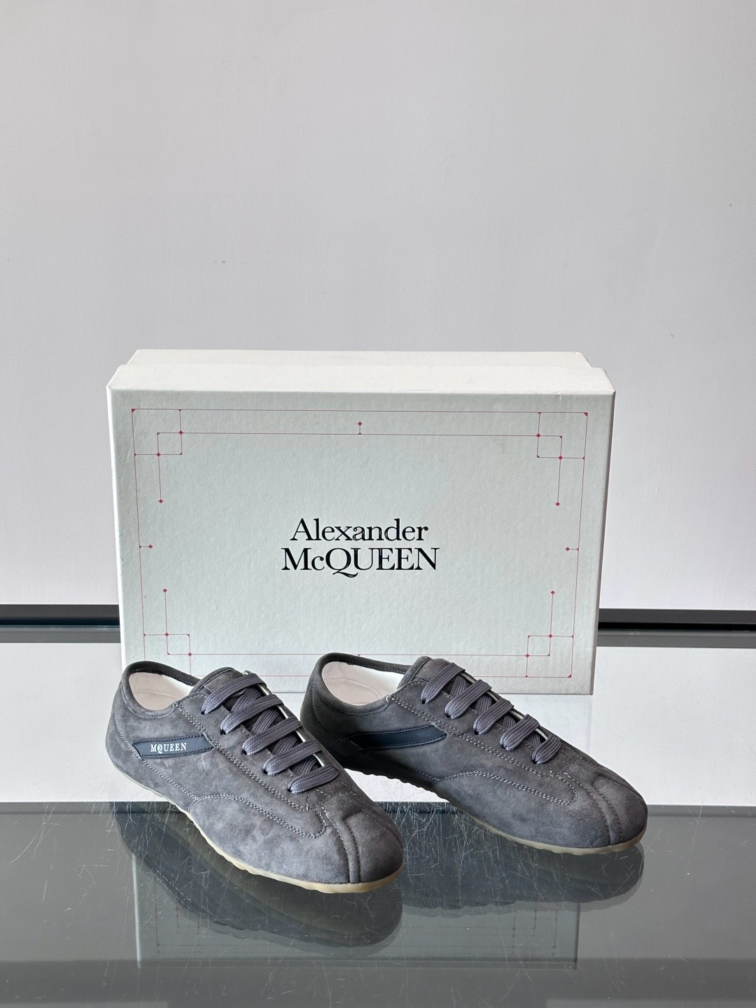 Alexander McQueen 스니커즈