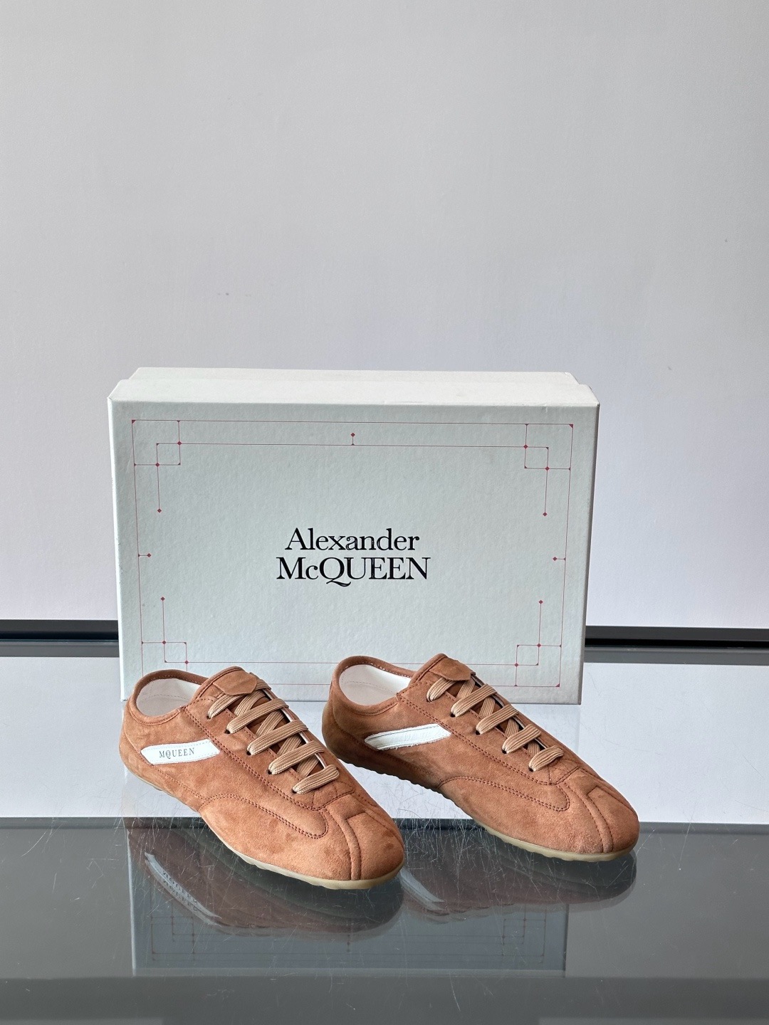 Alexander McQueen 스니커즈