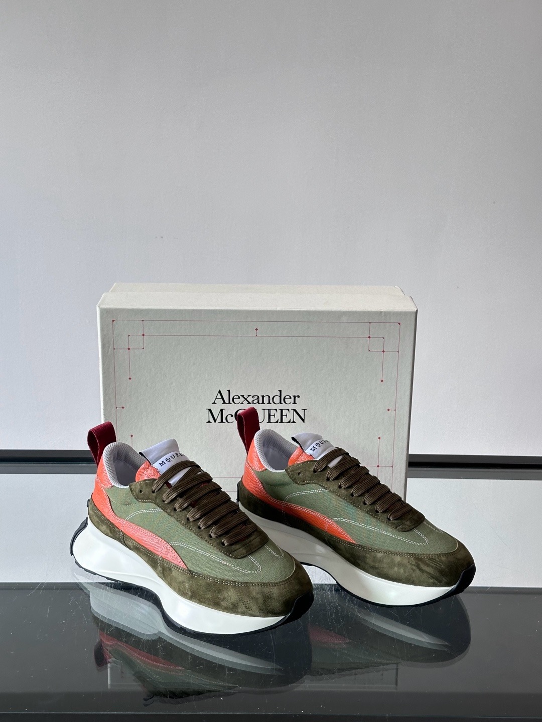 Alexander McQueen 스니커즈