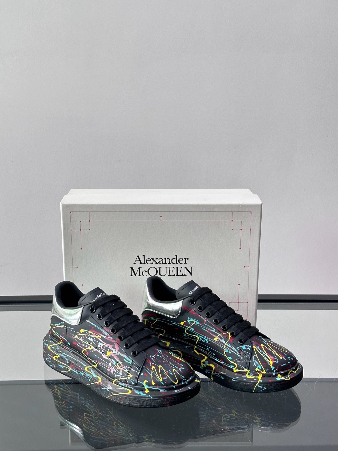 Alexander McQueen 스니커즈