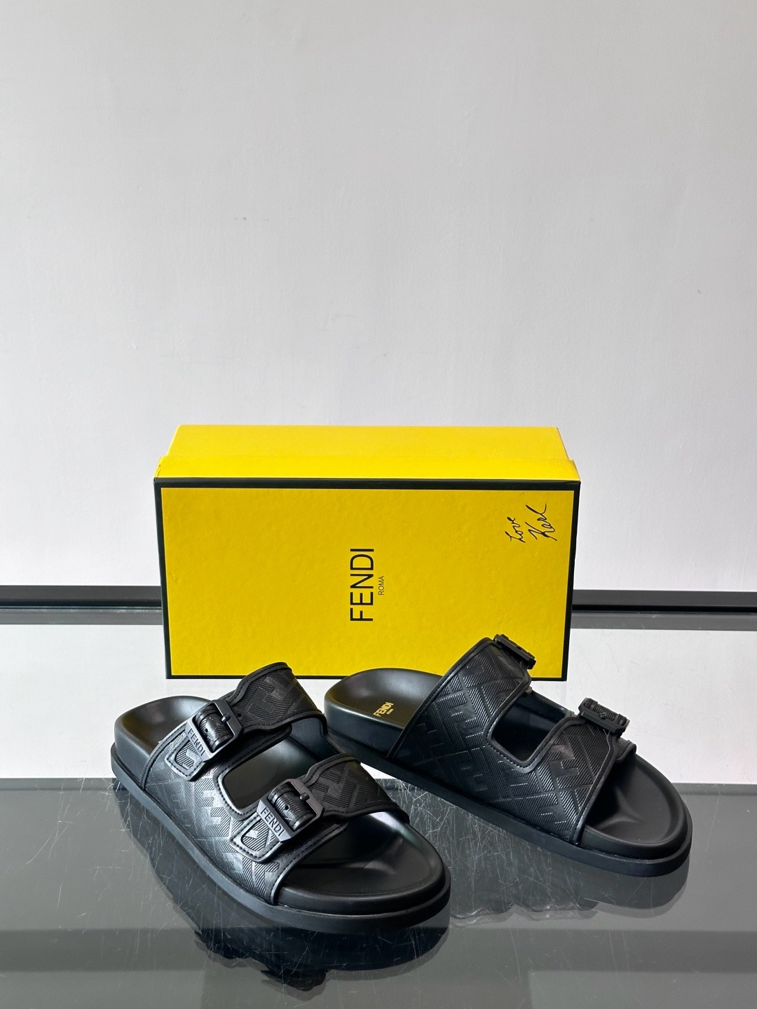 펜디 Fendi  슬리퍼