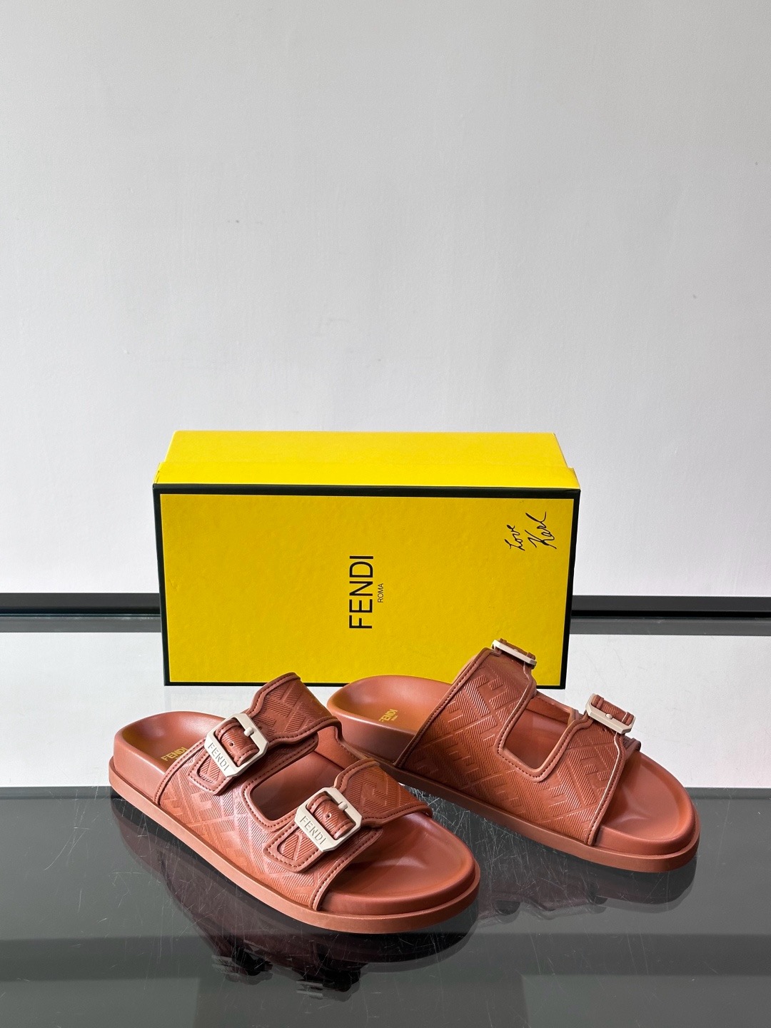 펜디 Fendi  슬리퍼