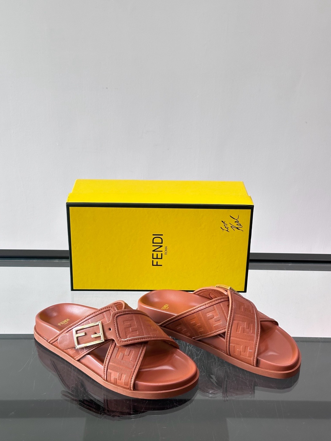 펜디 Fendi  슬리퍼