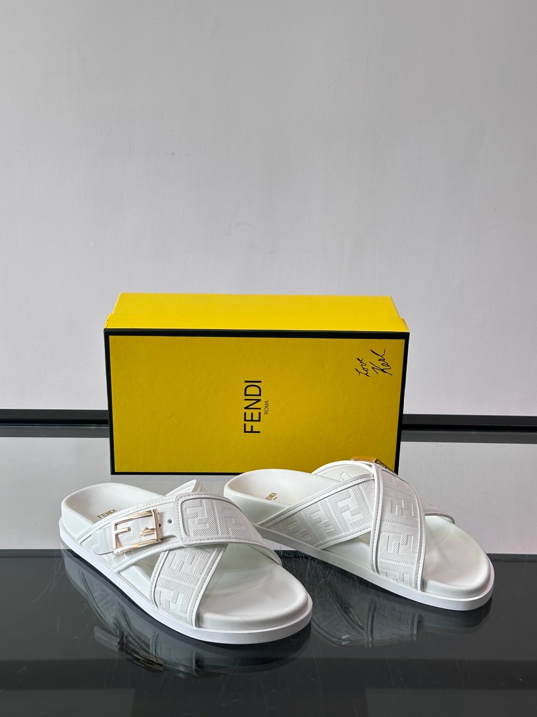 펜디 Fendi  슬리퍼
