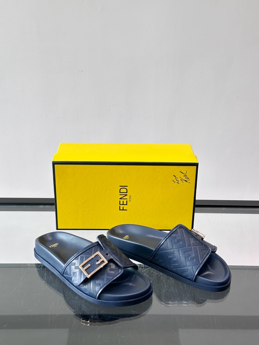 펜디 Fendi  슬리퍼