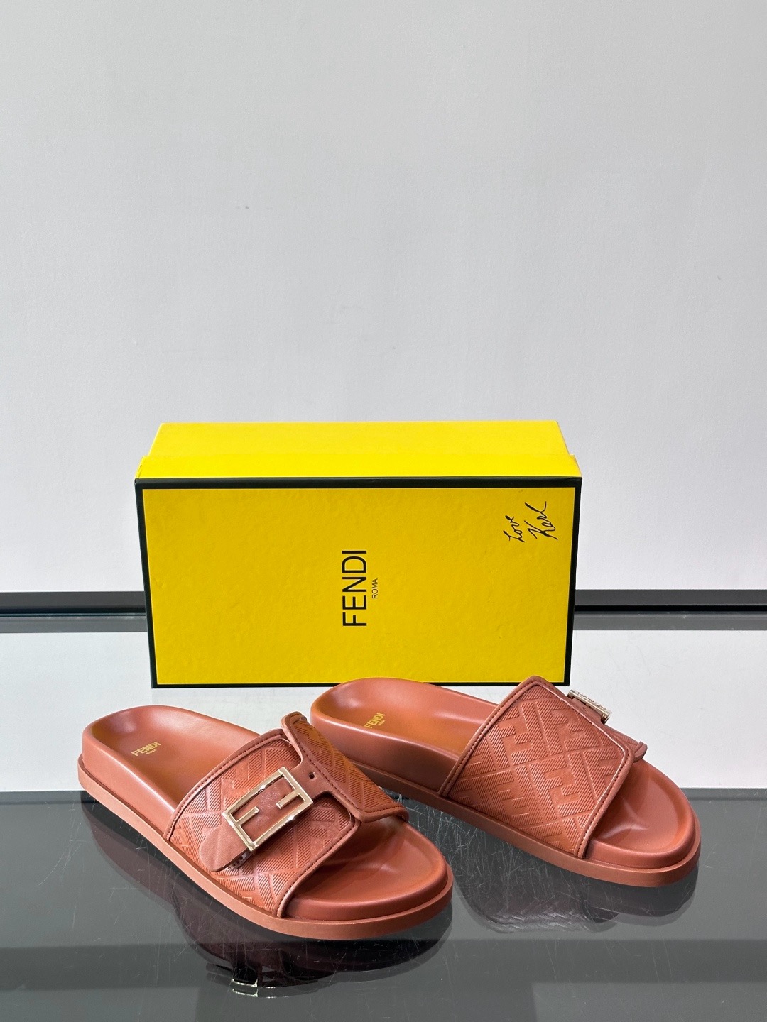 펜디 Fendi  슬리퍼