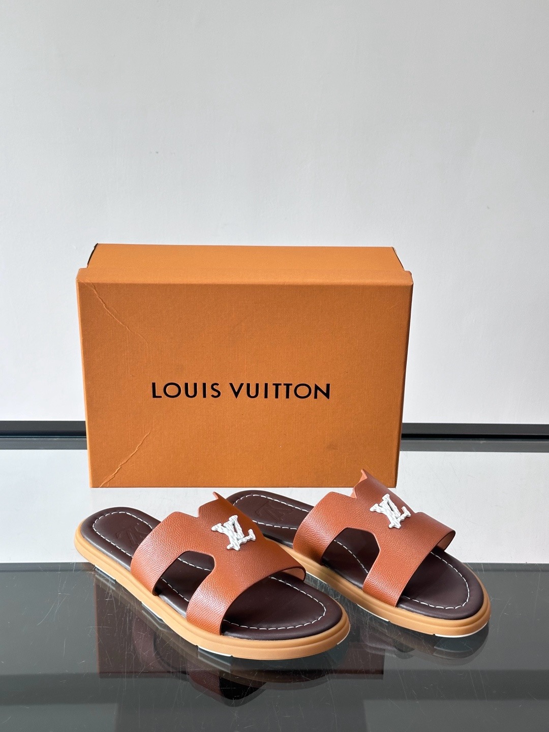 루이비통 Louis Vuitton Lsola 슬리퍼