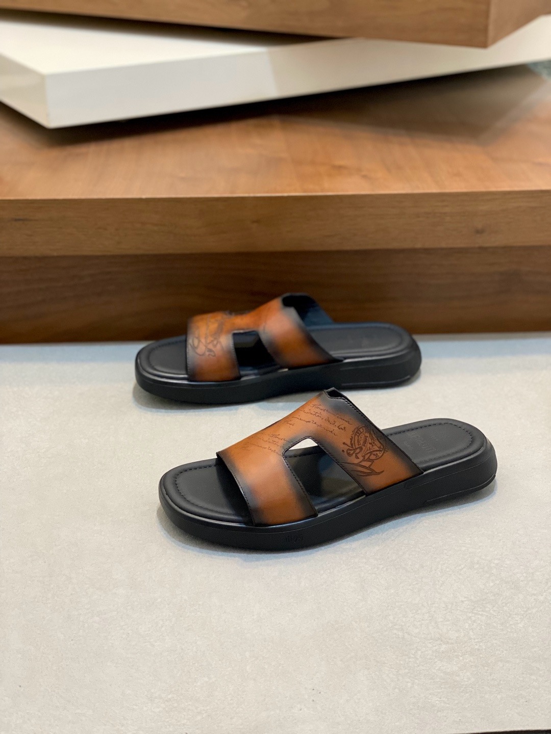 벨루티 Berluti 슬리퍼