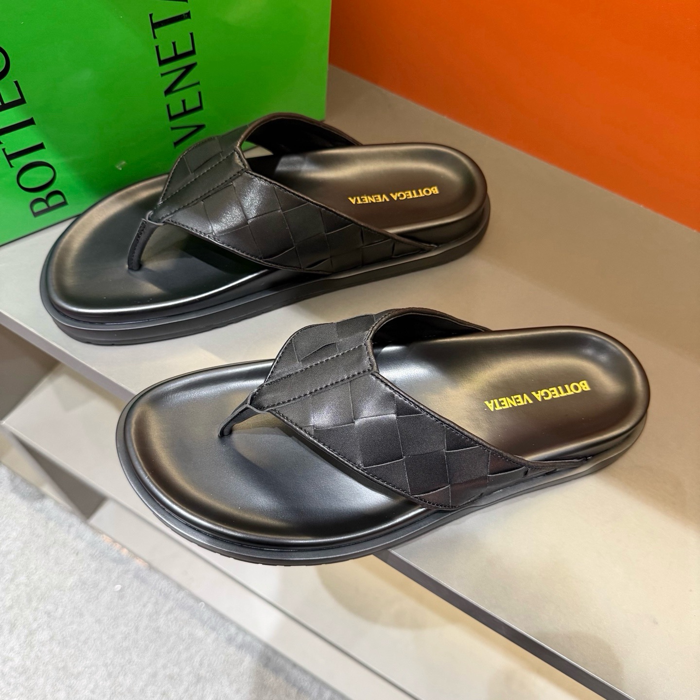 보테가 베네타 Bottega Veneta 슬리퍼