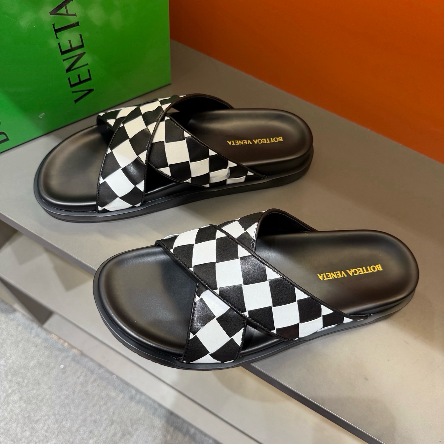 보테가 베네타 Bottega Veneta 슬리퍼