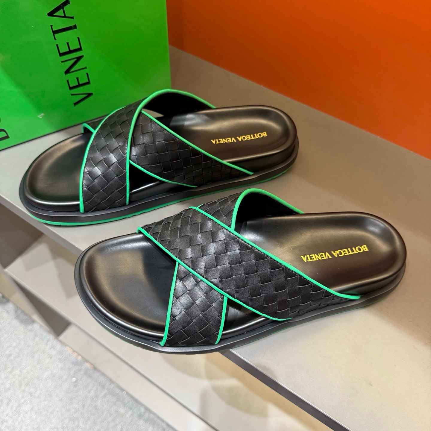보테가 베네타 Bottega Veneta 슬리퍼
