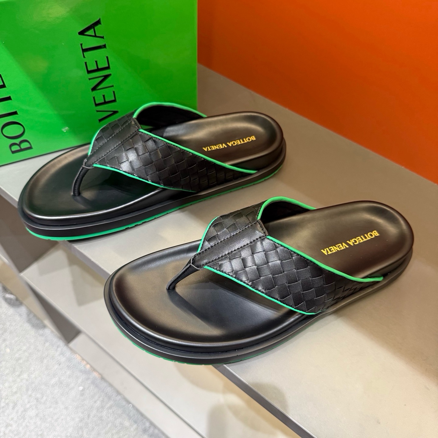 보테가 베네타 Bottega Veneta 슬리퍼