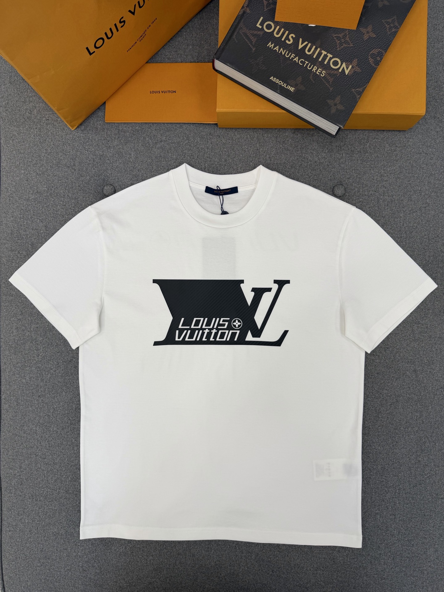 루이비통 Louis Vuitton 반팔 티셔츠 1AJRDG