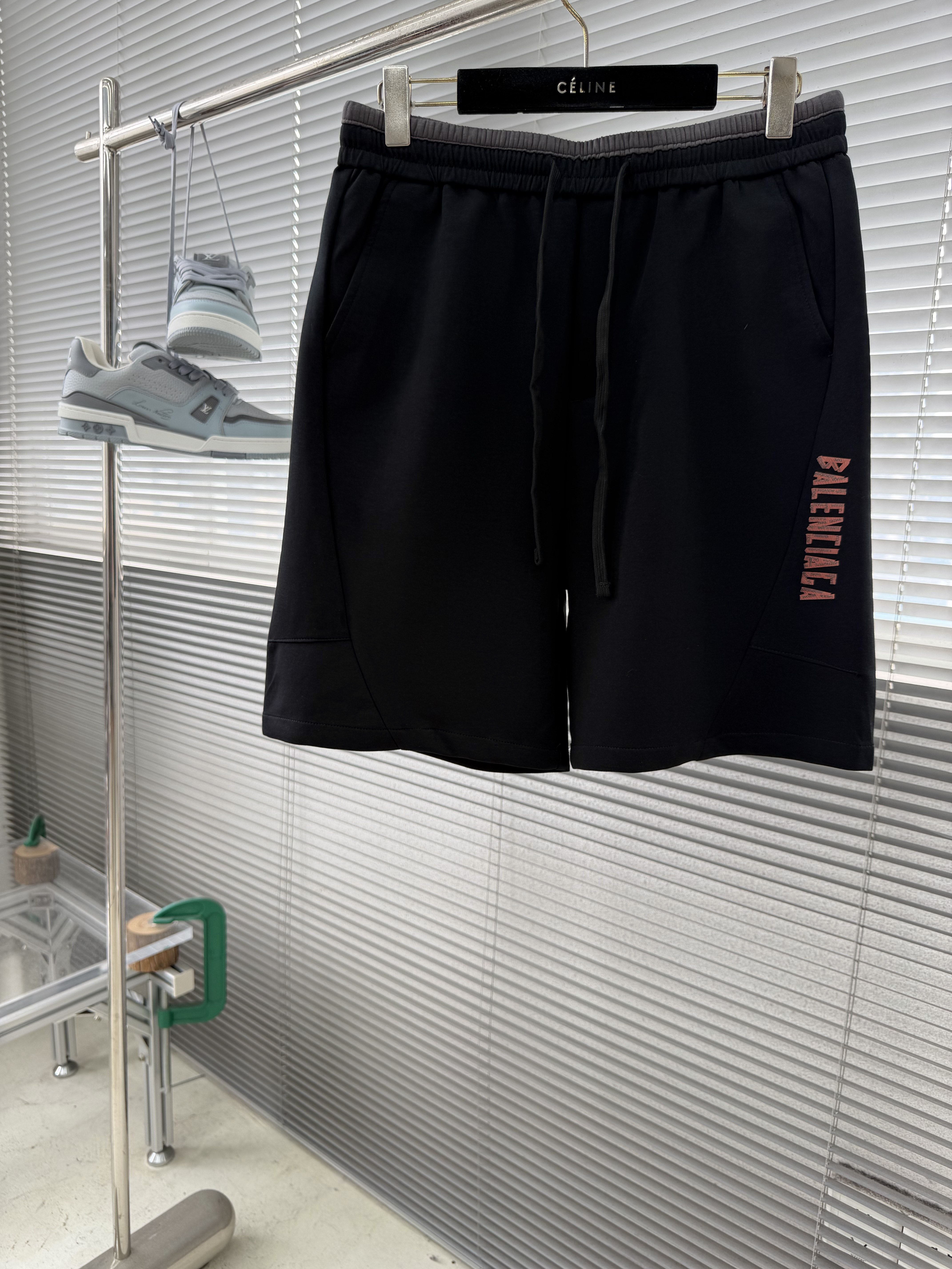 발렌시아가 Balenciaga 반바지