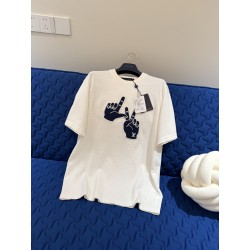루이비통 Louis Vuitton 반팔 티셔츠 1AK6ZE