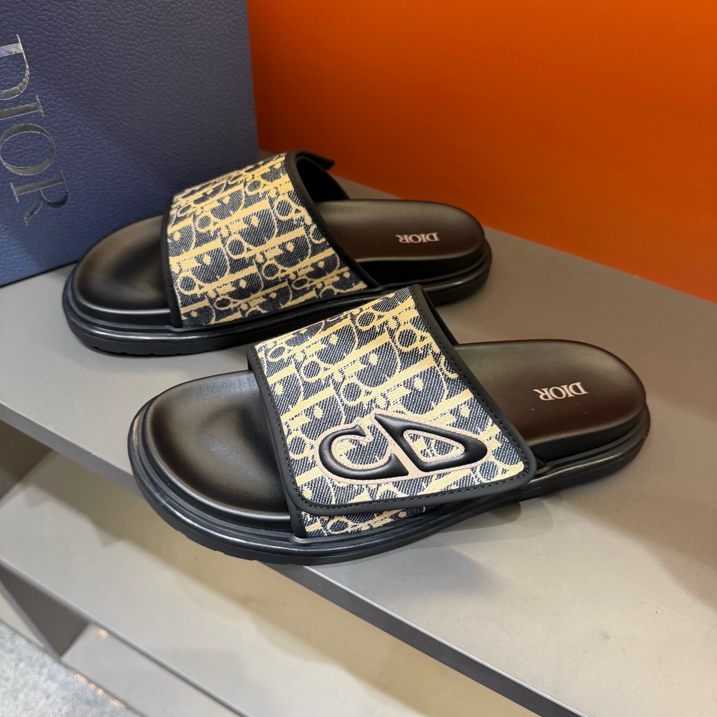디올 Dior 슬리퍼