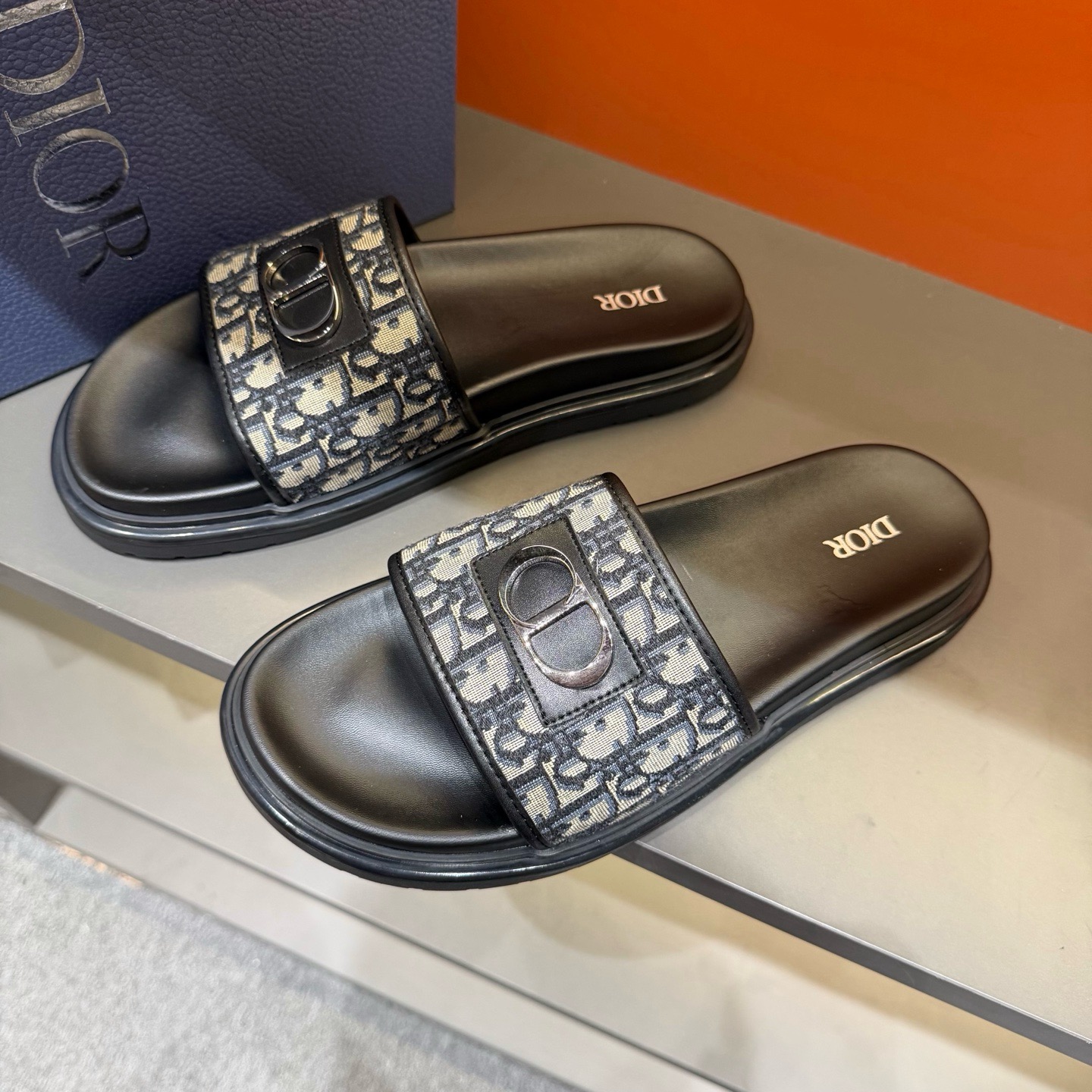 디올 Dior 슬리퍼