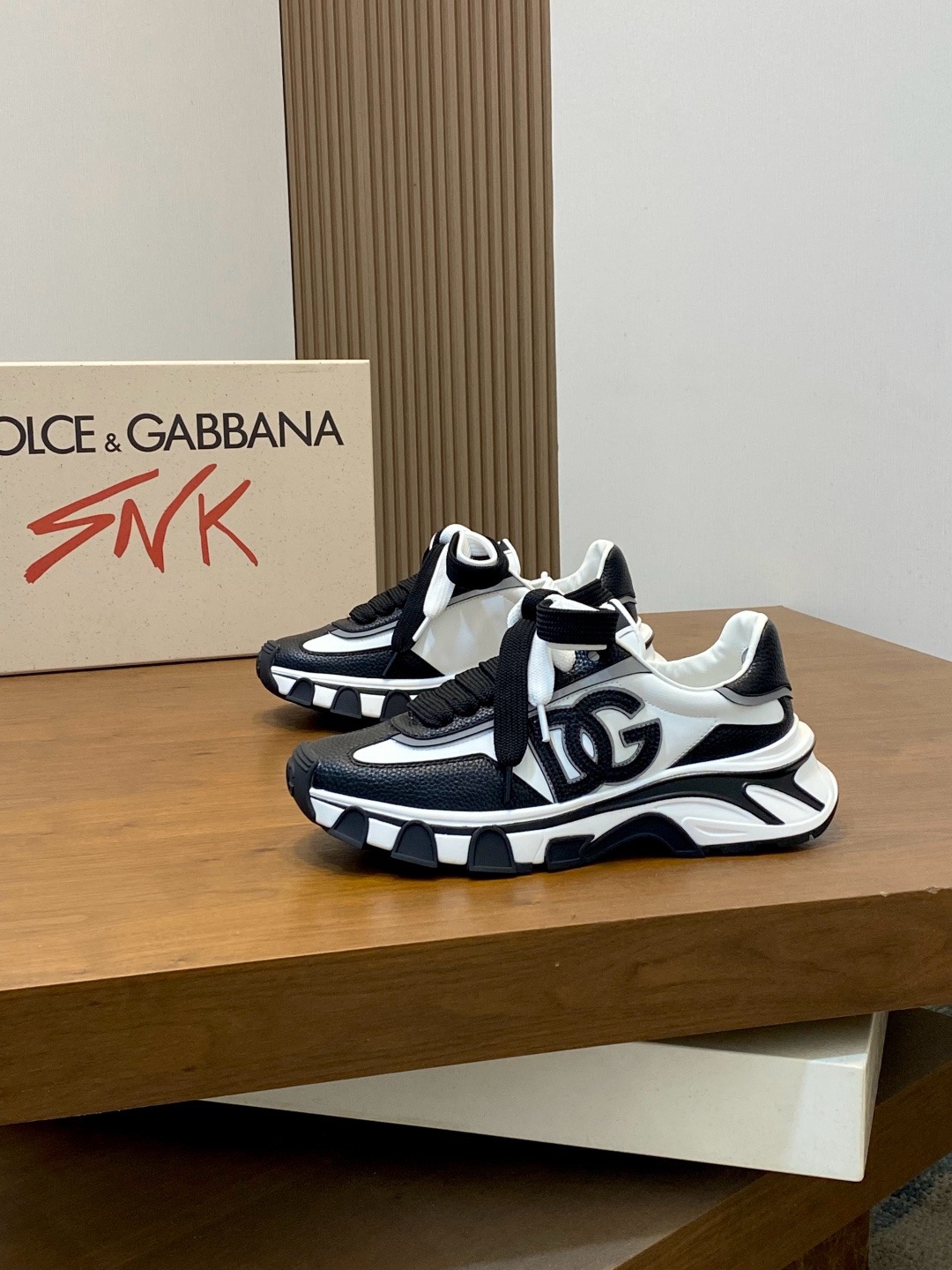 돌체앤가바나 Dolce&Gabbana Cushion 스니커즈