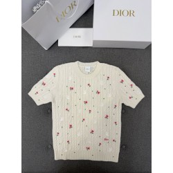 디올 Dioramour 반팔 티셔츠  624S07A0009_X0250