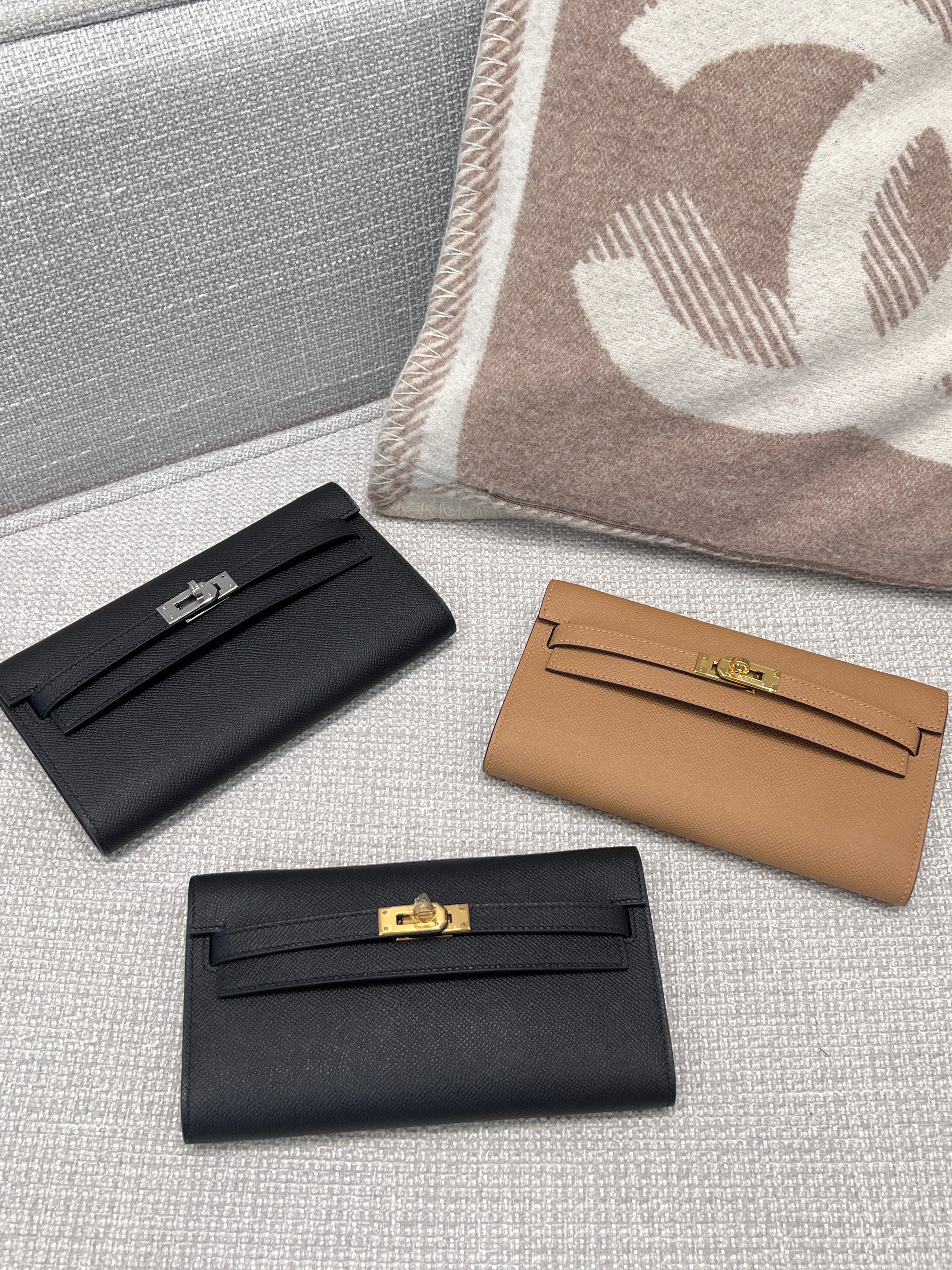 에르메스 Hermes Kelly to go Epsom 0M Chai 89 Noir