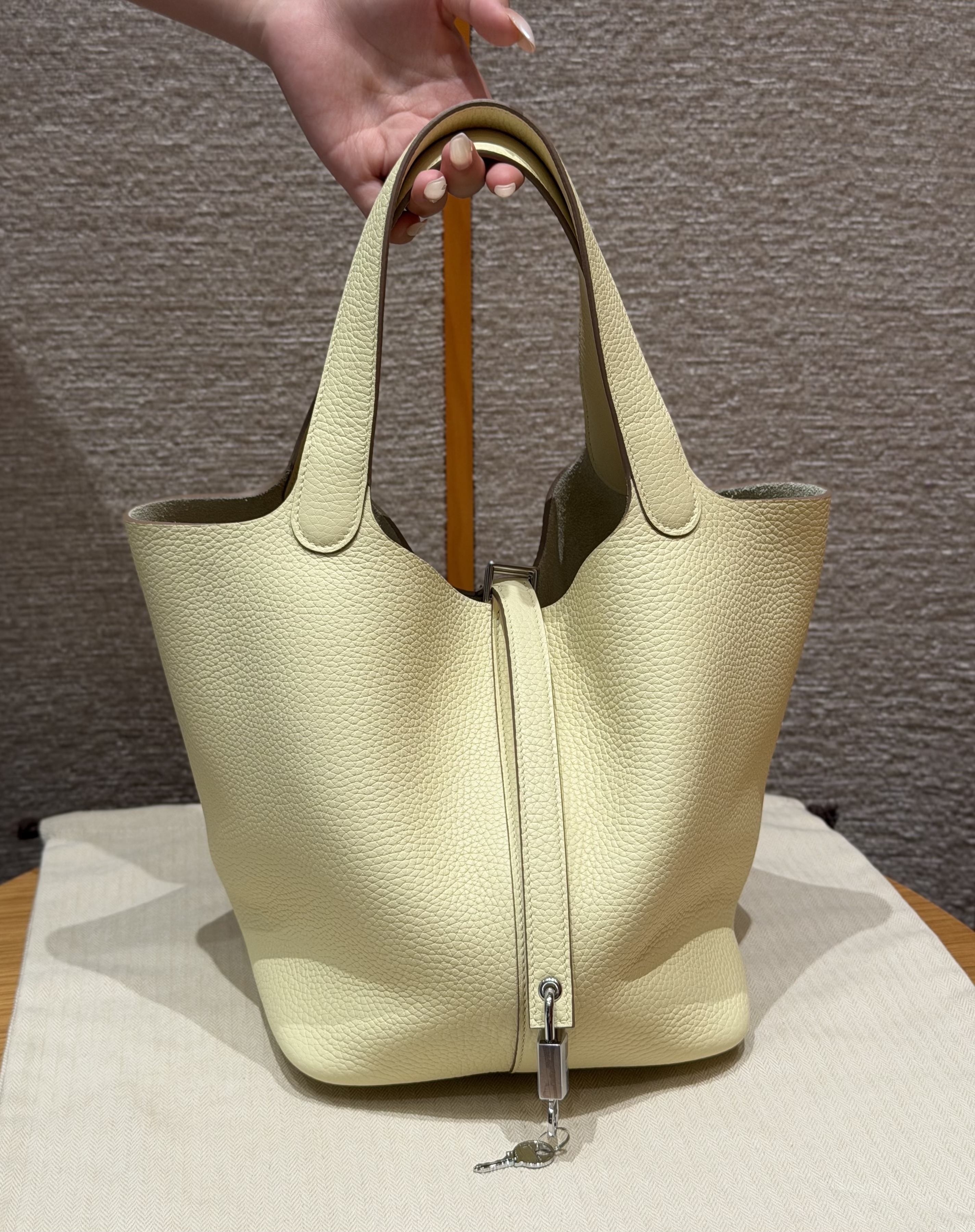 에르메스 Hermes Picotin lock 22cm clemence i8 Jaune Milton/silver