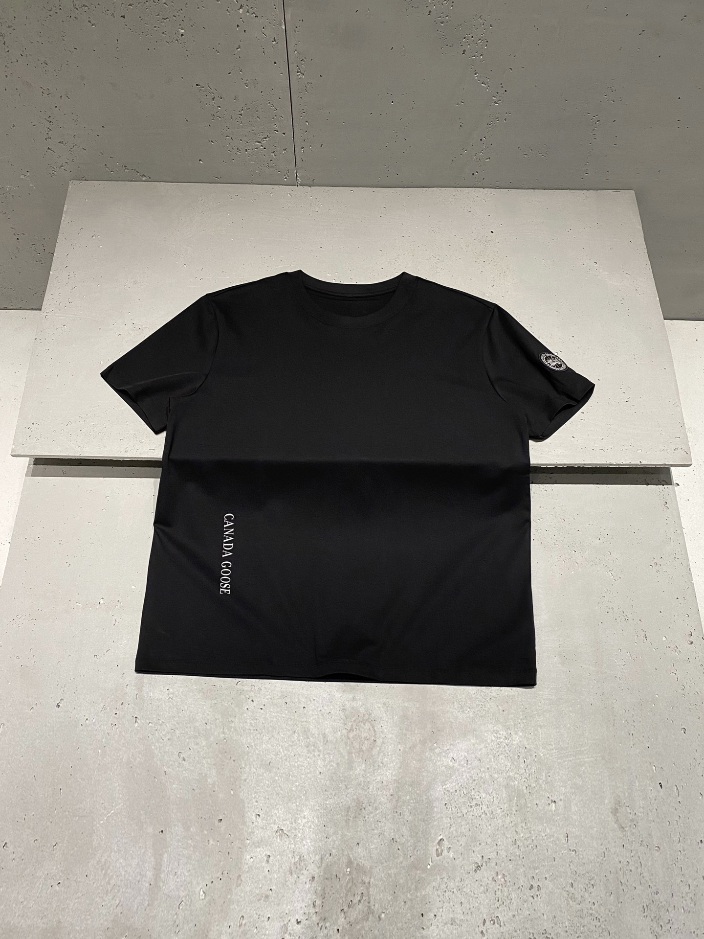 캐나다구스 Canada Goose 반팔 티셔츠