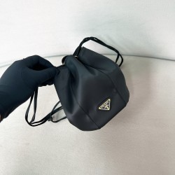프라다 Prada 1BE103 Satin mini bucket bag Black 15cm