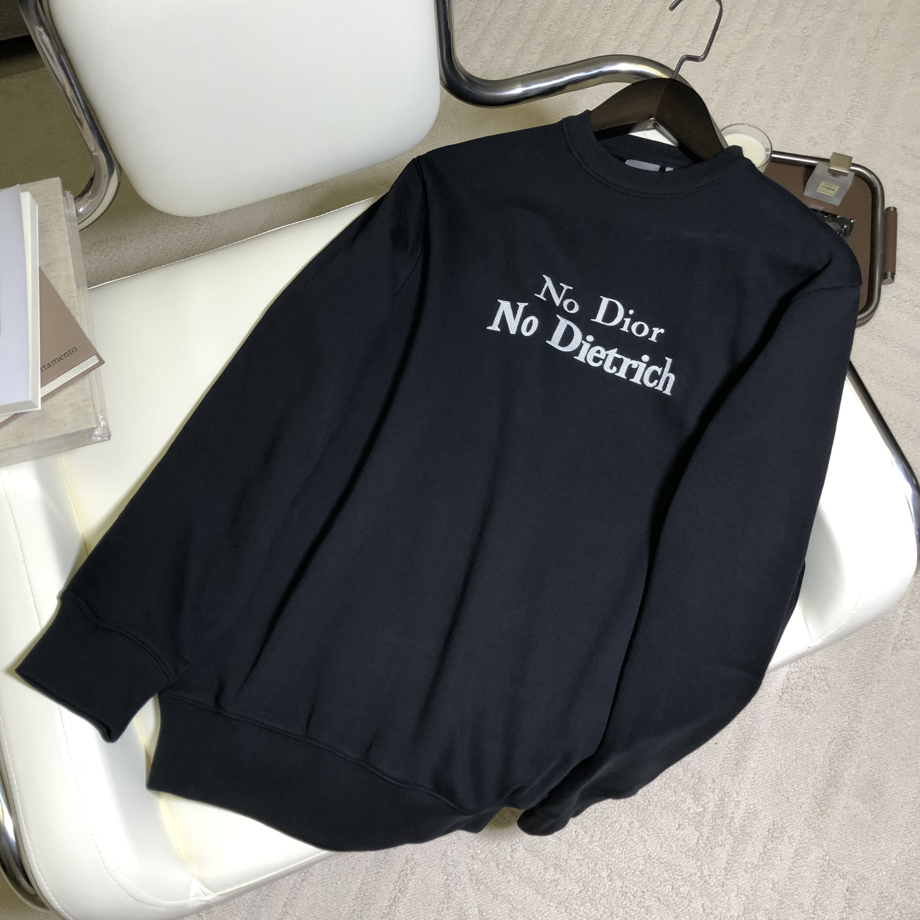 디올 Dior 맨투맨 693J662A3105_C981