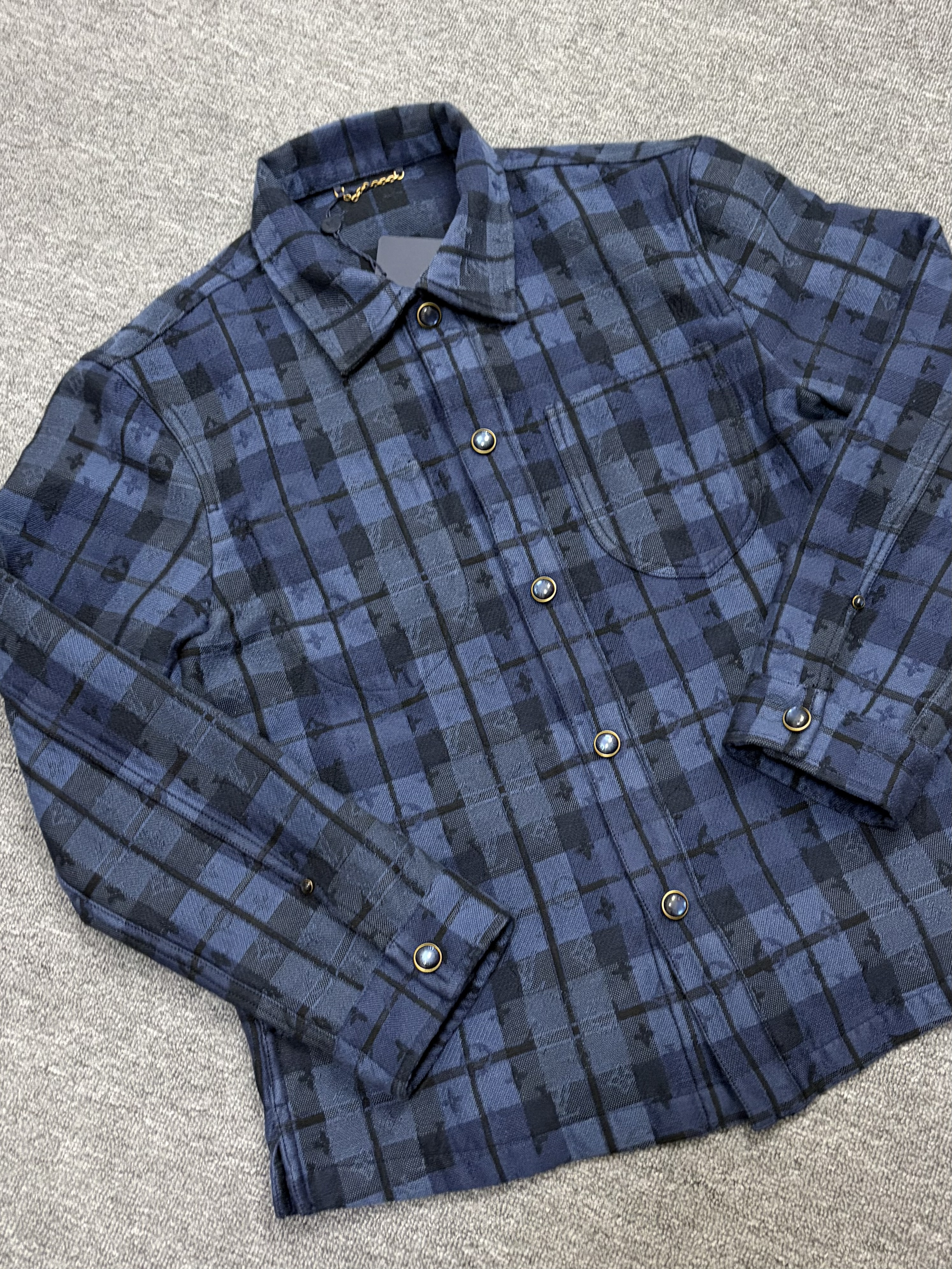 루이비통 Louis Vuitton 모노그램 타탄 데님 오버셔츠 1AIK90